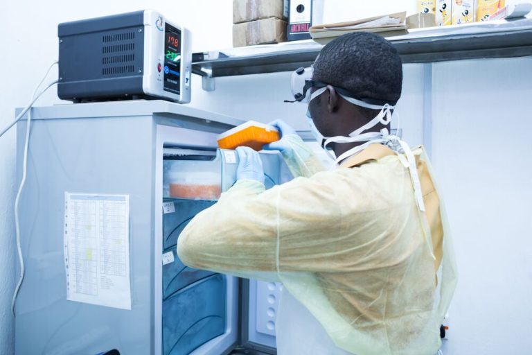 Notre action environnementale 1 ALIMA-_Nigeria_Disease-outbreaks-and-Emerging-diseases_Lassa-fever_-2019_Copyright-Etisona-Yvonne-ALIMA_Photos_-13