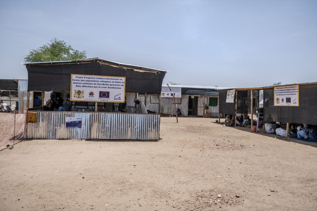 Au Tchad, sous les tentes de fortune, des femmes réfugiées brisées par la guerre 2 Avril 2025 Goz Beida Tchad. © Ali Tondi Moctar AFROTO ALIMA 3