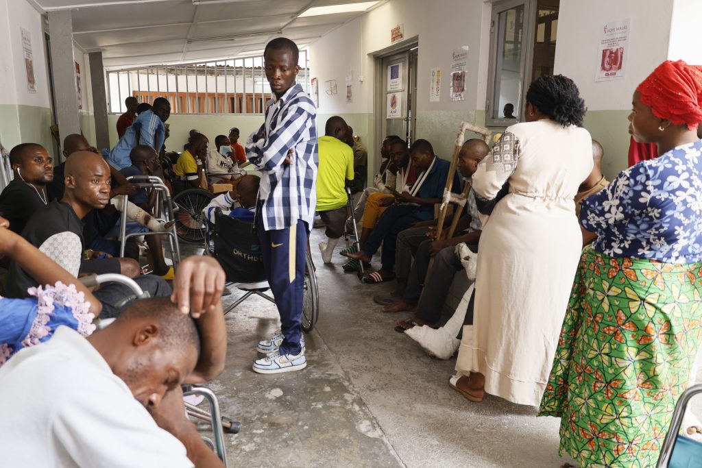 "The streets were littered with bodies, the wounded were arriving by the dozens", a doctor recounts from Goma 2 Blessés de guerre hôpital Heal Africa, à Goma - Photo Serge B. SIKULI
