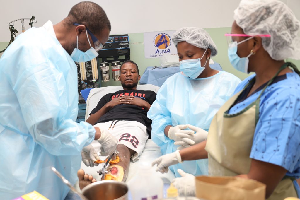 "The streets were littered with bodies, the wounded were arriving by the dozens", a doctor recounts from Goma 3 Soins, personnel Heal Africa à Goma - Photo Serge B. SIKULI