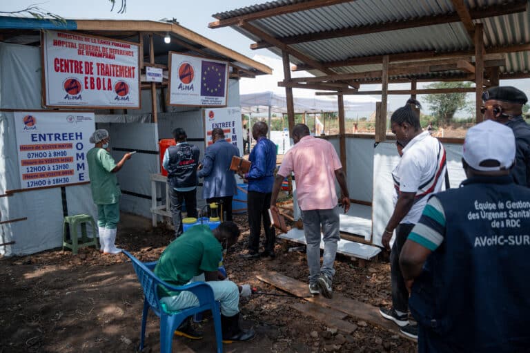 Un médecin humanitaire de l’ONG ALIMA testé positif au virus EBOLA